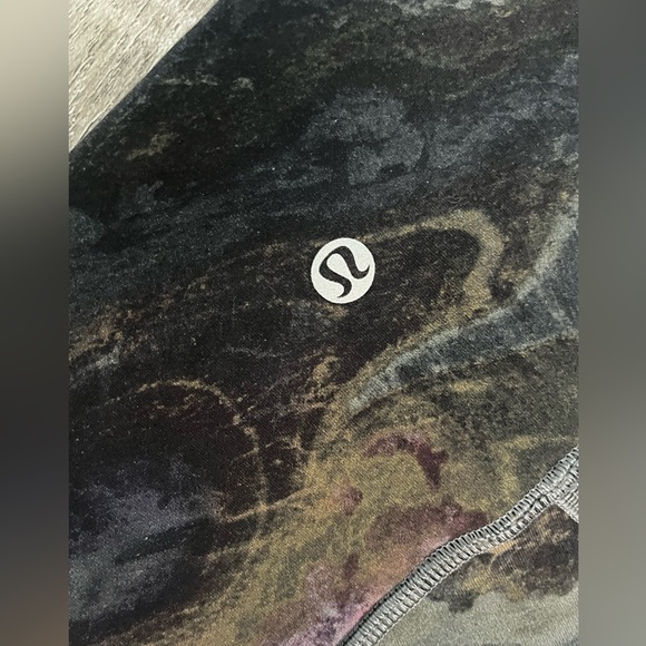 Lululemon Wunder Train leggings size 12 like new condition - Picture 3 of 4